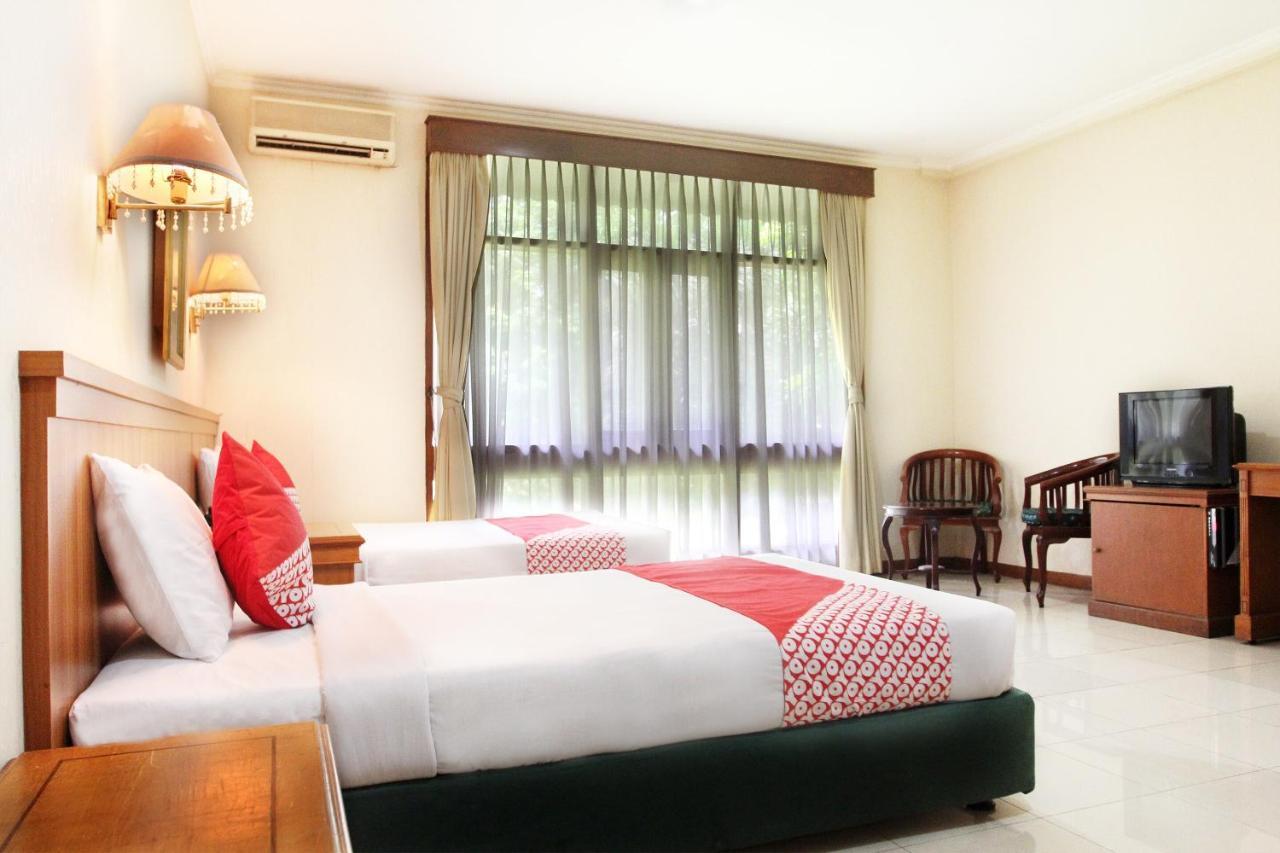 Reddoorz Plus Near Kemang Raya Джакарта Экстерьер фото