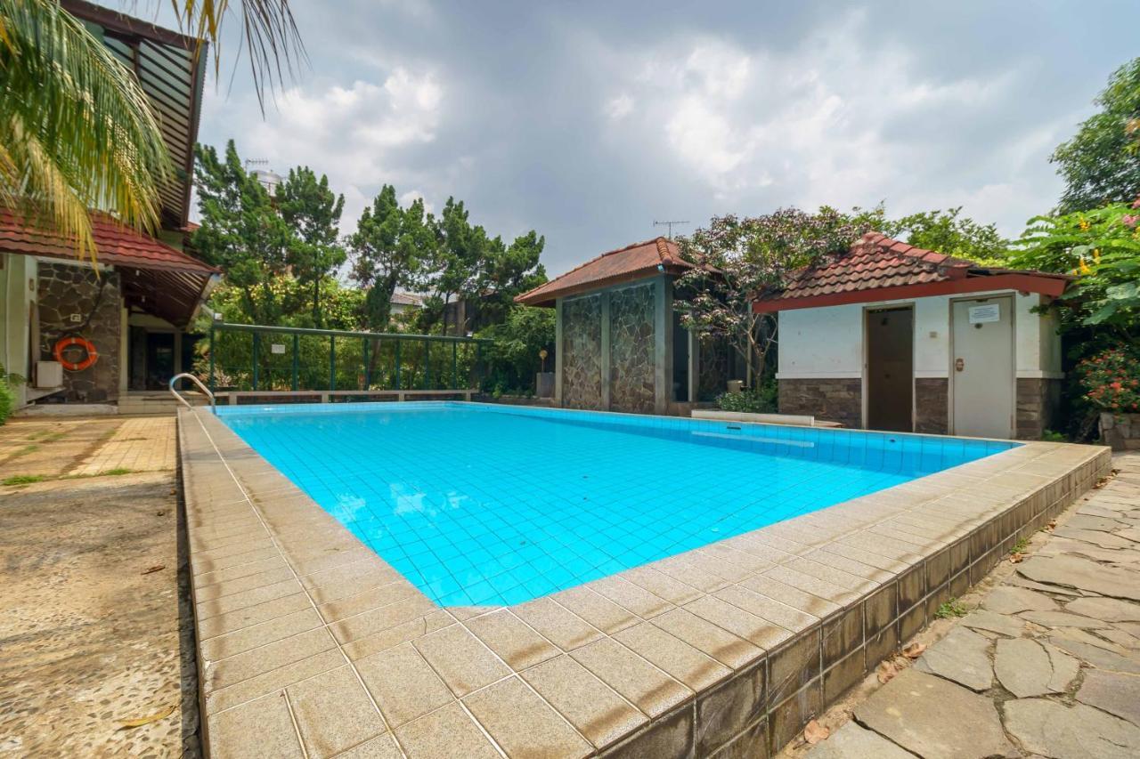Reddoorz Plus Near Kemang Raya Джакарта Экстерьер фото