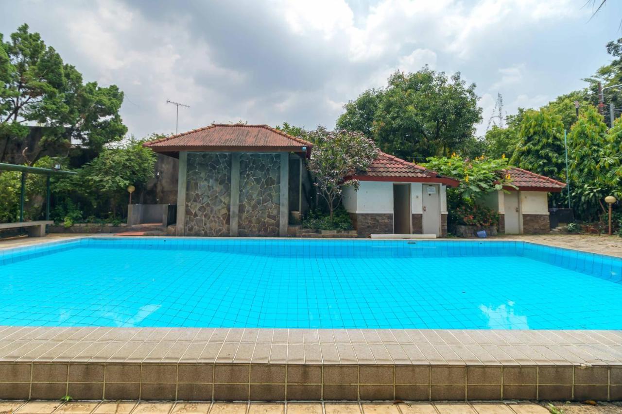 Reddoorz Plus Near Kemang Raya Джакарта Экстерьер фото